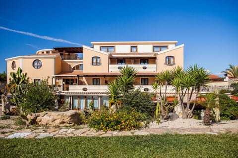 Property building, Day