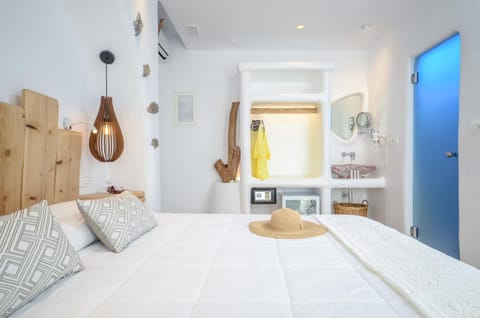 Naxos Island Escape Suites Apartment in Naxos, Naxos and Lesser Cyclades, Greece