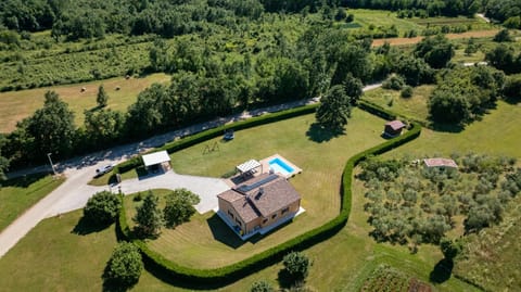 Property building, Neighbourhood, Natural landscape, Garden, Swimming pool