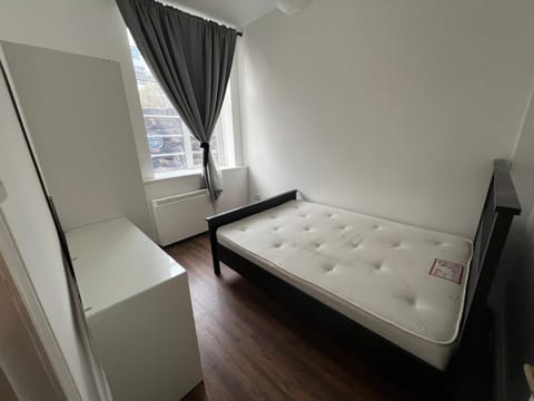 2 Bed Apartment Chinatown Apartment in Newcastle upon Tyne