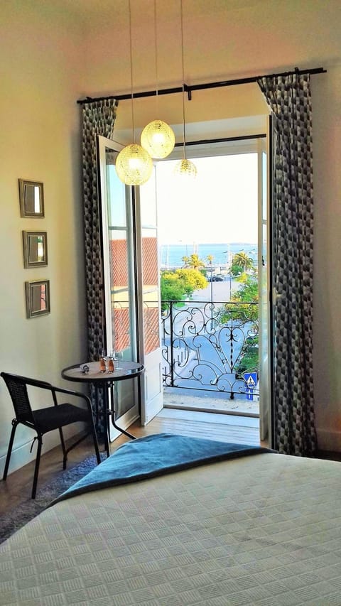 City view, River view