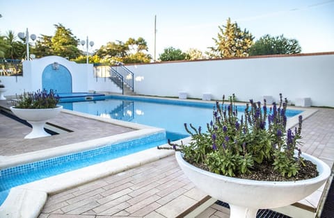 Garden, Swimming pool