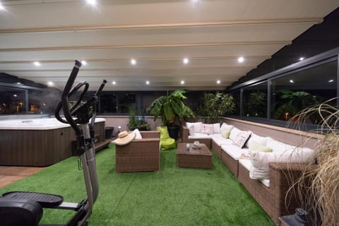 Hot Tub, Balcony/Terrace