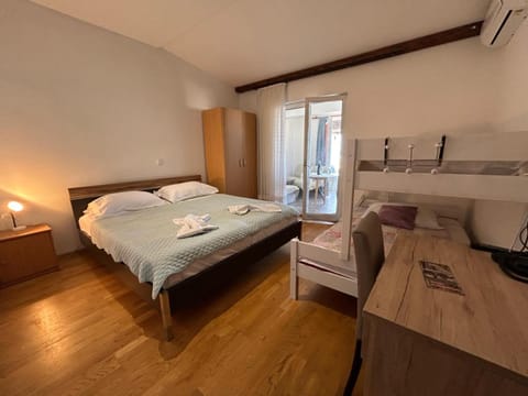 Apartments Kurilj Apartment in Makarska