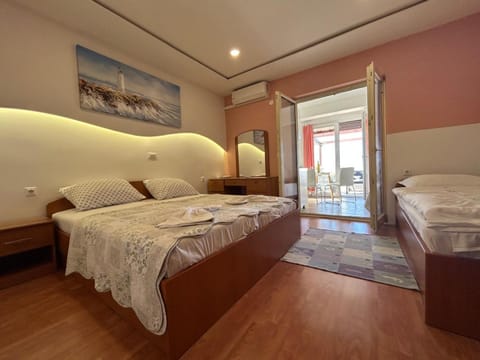 Apartments Kurilj Apartment in Makarska