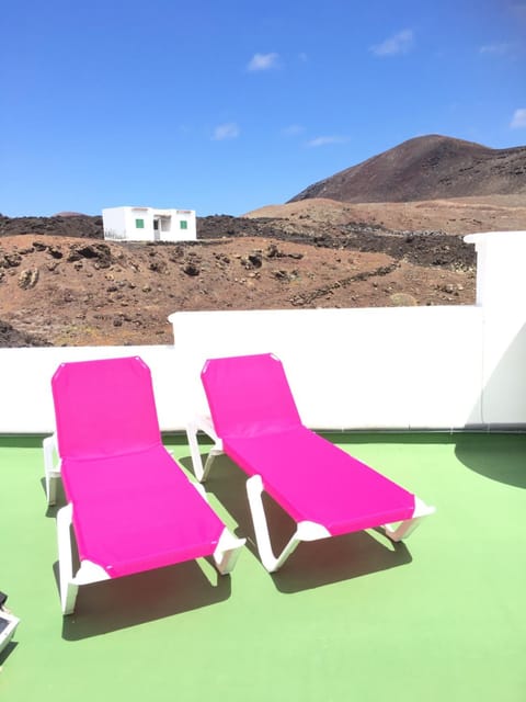 Day, Natural landscape, Decorative detail, On site, Mountain view, sunbed