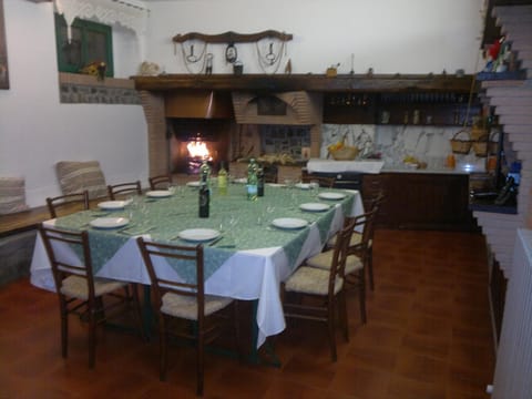 Restaurant/places to eat, Business facilities, Dining area, Meeting/conference room