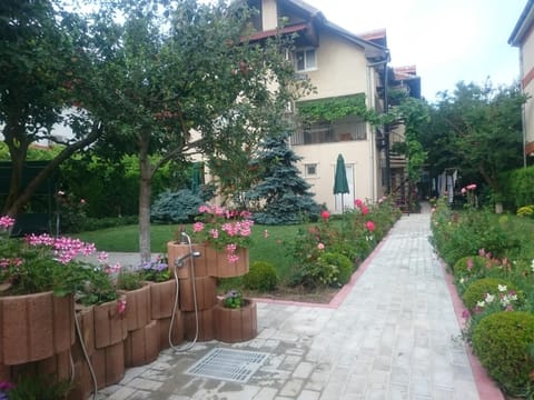Garden, On site