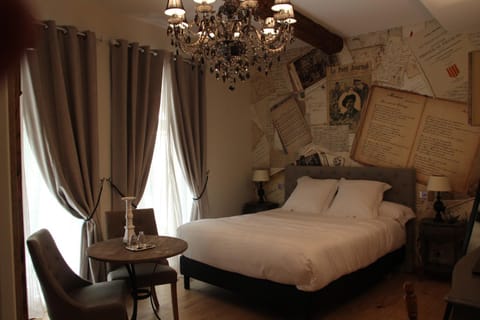 Day, Photo of the whole room, Dining area