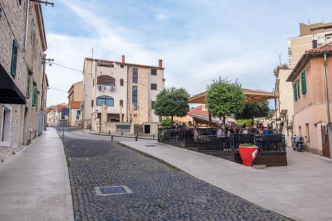 People, Activities, Evening entertainment