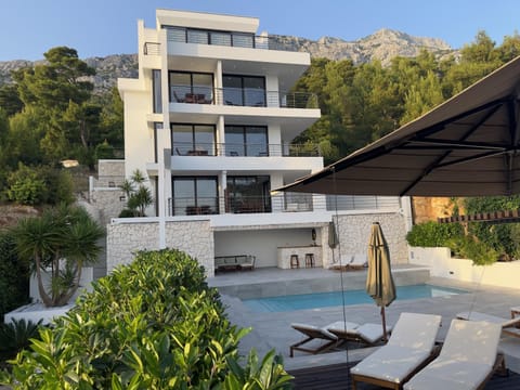 Property building, Swimming pool