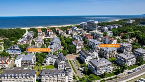 Property building, Day, Neighbourhood