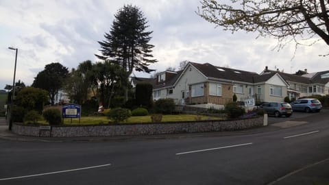 Property building, Spring, Garden, On site