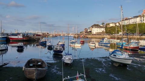 Nearby landmark, Autumn