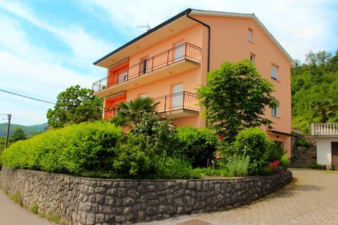 Patio, Facade/entrance, Spring, Garden, Time of day