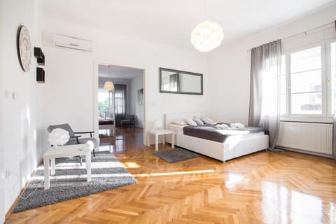 Seating area, Bedroom