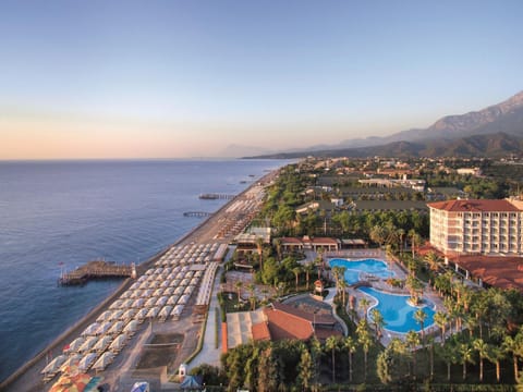 Property building, Spring, Bird's eye view, Winter, Summer, Beach, Autumn, Pool view, Sea view, Swimming pool