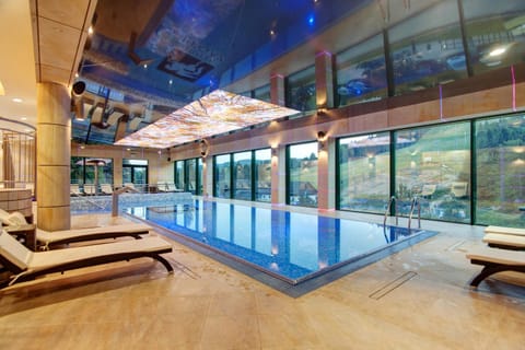 Swimming pool, Swimming pool