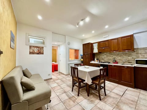 Living room, Seating area, Dining area, oven, stove