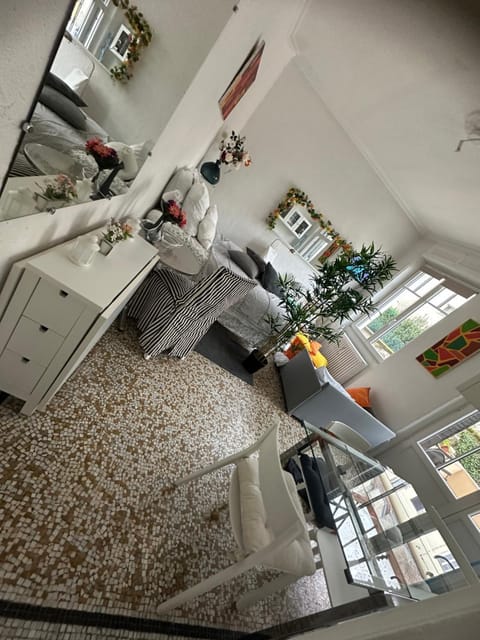 IDÉAL ART DÉCO compris un parking privé sécurisé Darcy Liberté centre Gare-Ville Apartment in Dijon