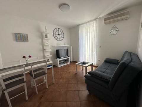 Apartment Ivek Apartment in Novalja