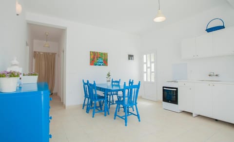 Day, Summer, Kitchen or kitchenette, Living room, Photo of the whole room, Seating area, Dining area, On site, Sea view