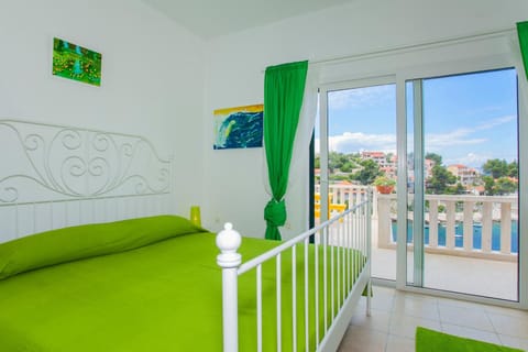 Property building, Bed, Day, Summer, Balcony/Terrace, Photo of the whole room, Bedroom, On site, Sea view