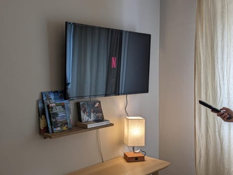 TV and multimedia, Bedroom, locker