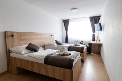 Photo of the whole room, Bedroom, towels