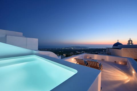 Nearby landmark, Natural landscape, Hot Tub, Balcony/Terrace, Sea view, Sunset, sunbed