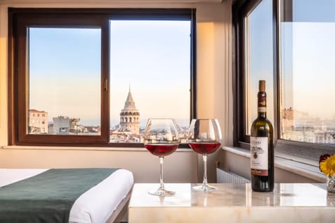 Bed, View (from property/room), City view, Landmark view