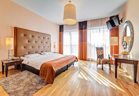 Bed, Photo of the whole room, furniture