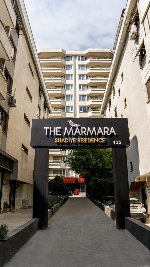Property building, Facade/entrance, Property logo or sign