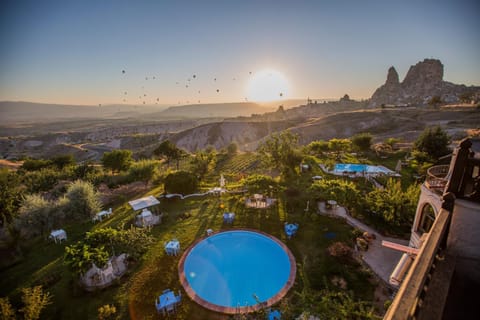 Balcony/Terrace, Pool view, Swimming pool, Swimming pool
