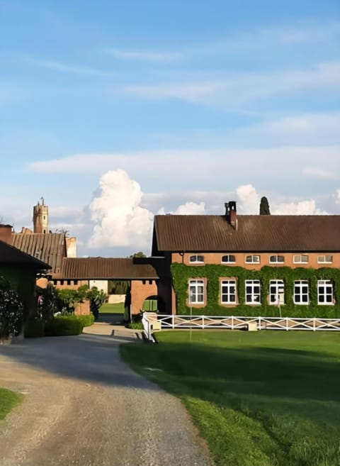 Property building, Day, Landmark view