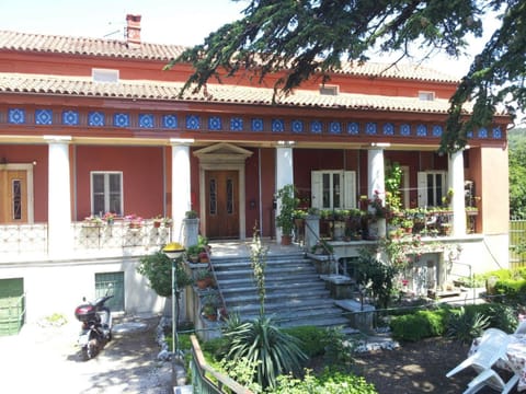 Inner courtyard view