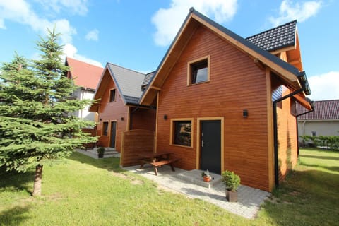 Facade/entrance, Garden