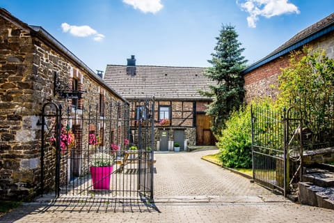 La Retirée House in Wallonia, Belgium