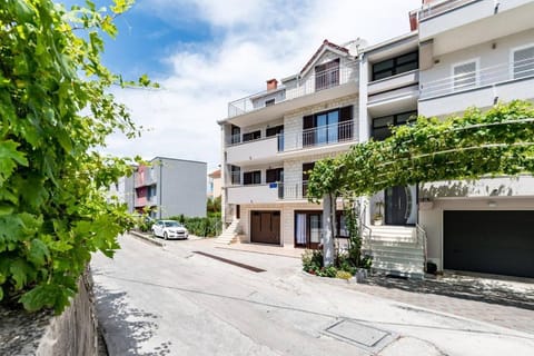 Apartments Silvi Apartment in Podstrana