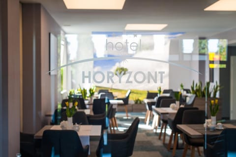 Restaurant/places to eat, Food and drinks