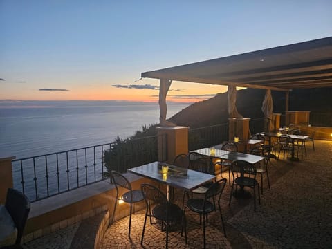 Restaurant/places to eat, View (from property/room), Balcony/Terrace, Sea view, Breakfast