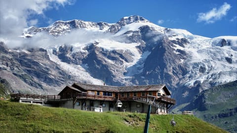 Property building, Day, Natural landscape, View (from property/room), Mountain view