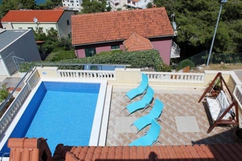 Swimming pool, Location, children, Family