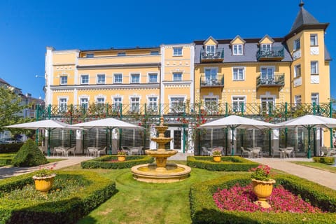 Property building, Garden, Garden view