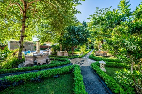 Kelapa Cottage Hotel in Abang