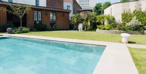 Koto Garden Suites Bed and Breakfast in Antwerp