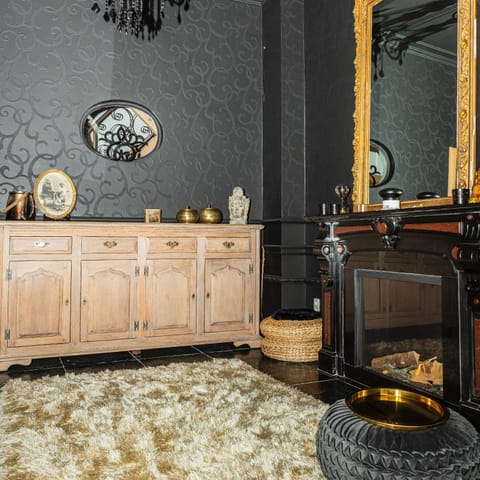 Koto Garden Suites Bed and Breakfast in Antwerp