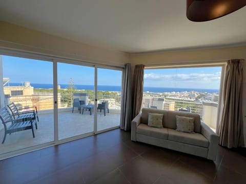 View (from property/room), Balcony/Terrace, Seating area, Sea view