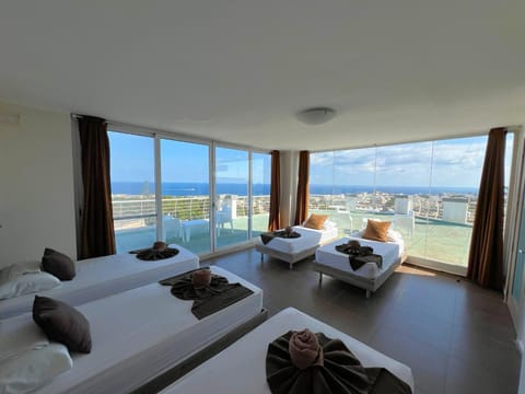 Bed, View (from property/room), Balcony/Terrace, Photo of the whole room, Bedroom, towels