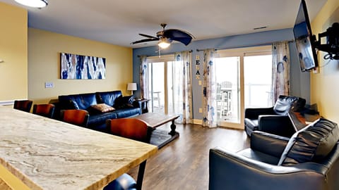 Put-in-Bay Waterfront Condo #211 House in South Bass Island